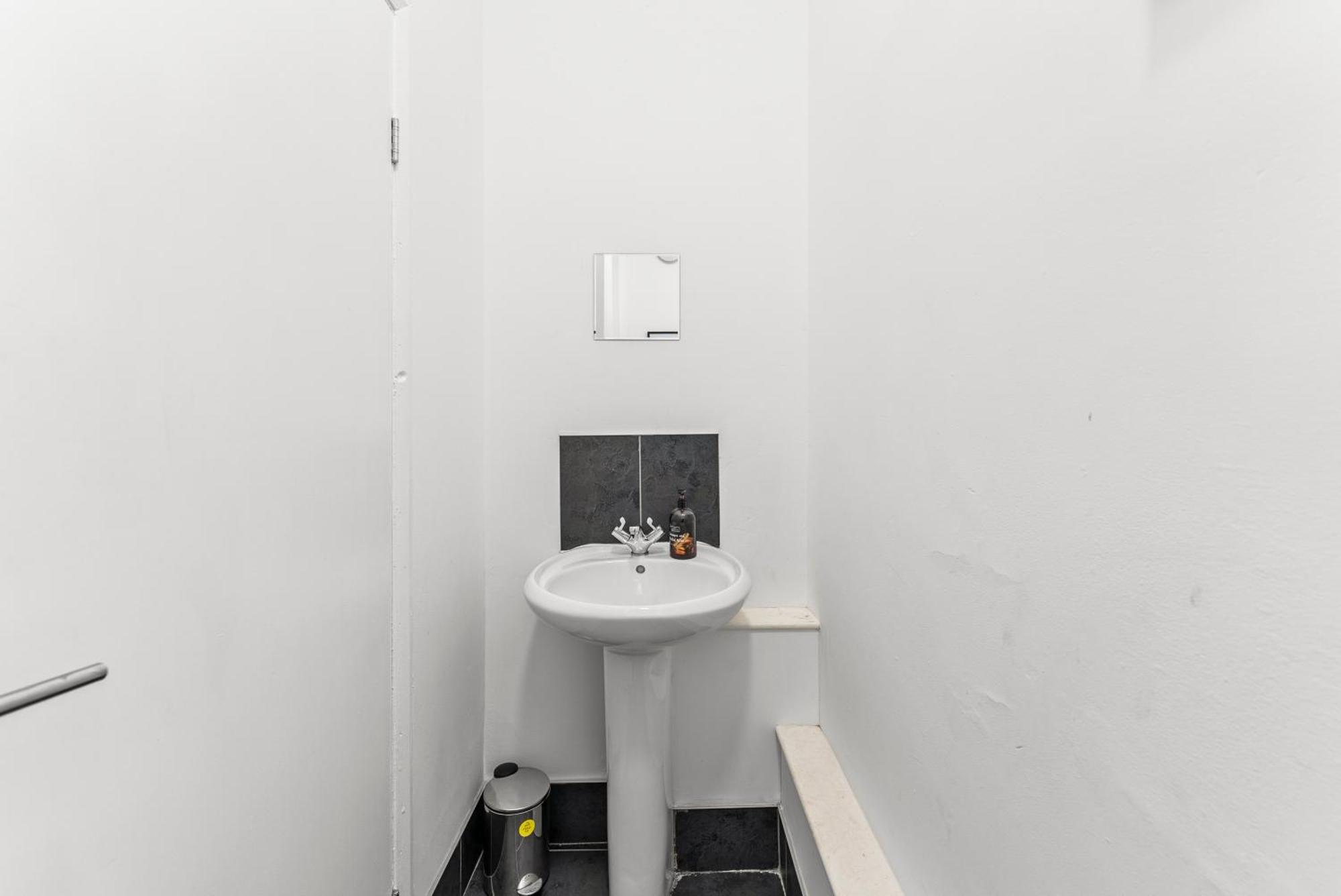 Апартаменты 20 Percent Off! Stylish Sheffield Abode Sleeps 12 Экстерьер фото