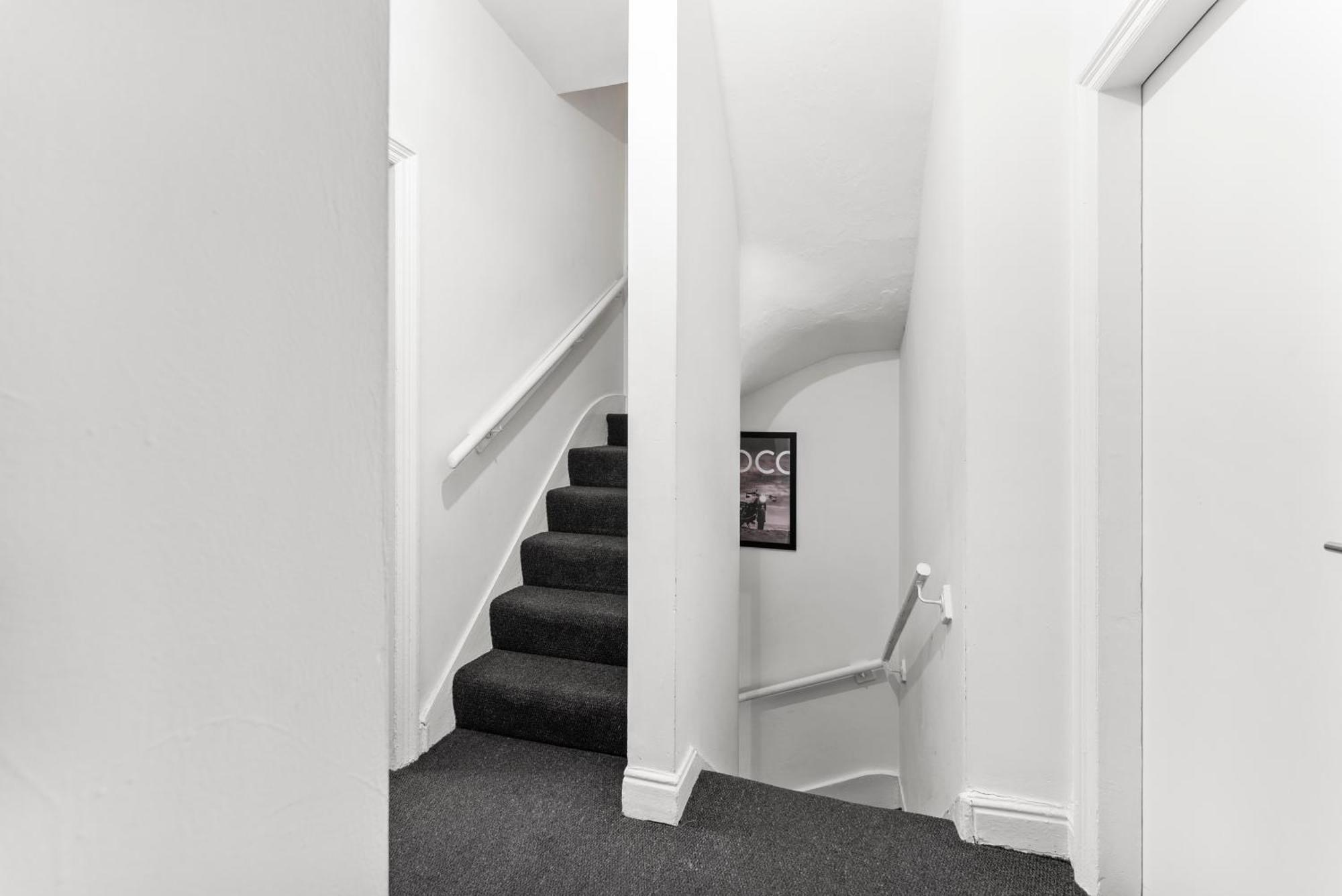 Апартаменты 20 Percent Off! Stylish Sheffield Abode Sleeps 12 Экстерьер фото