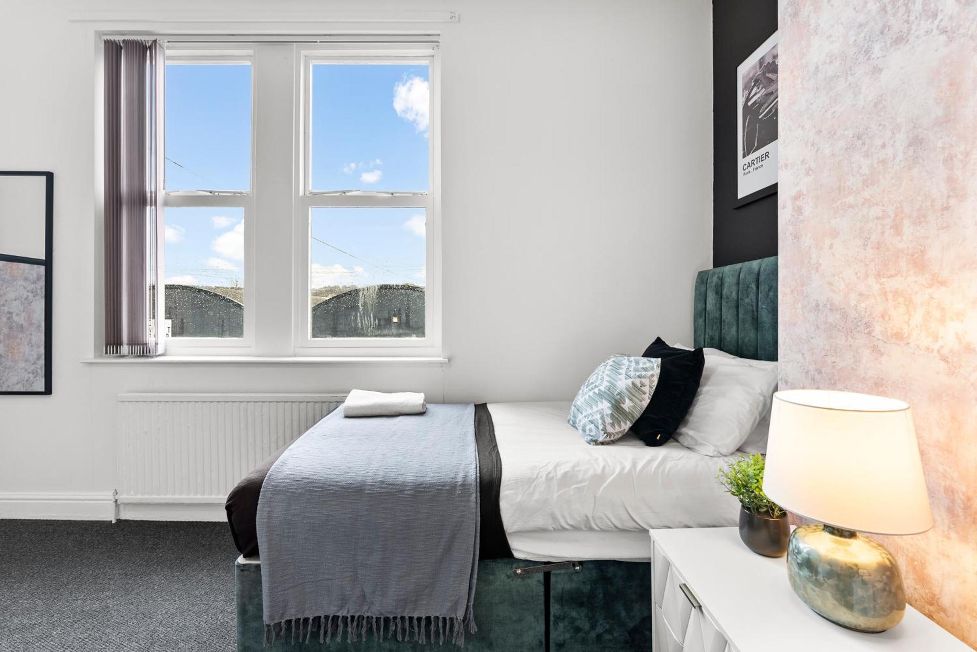 Апартаменты 20 Percent Off! Stylish Sheffield Abode Sleeps 12 Экстерьер фото