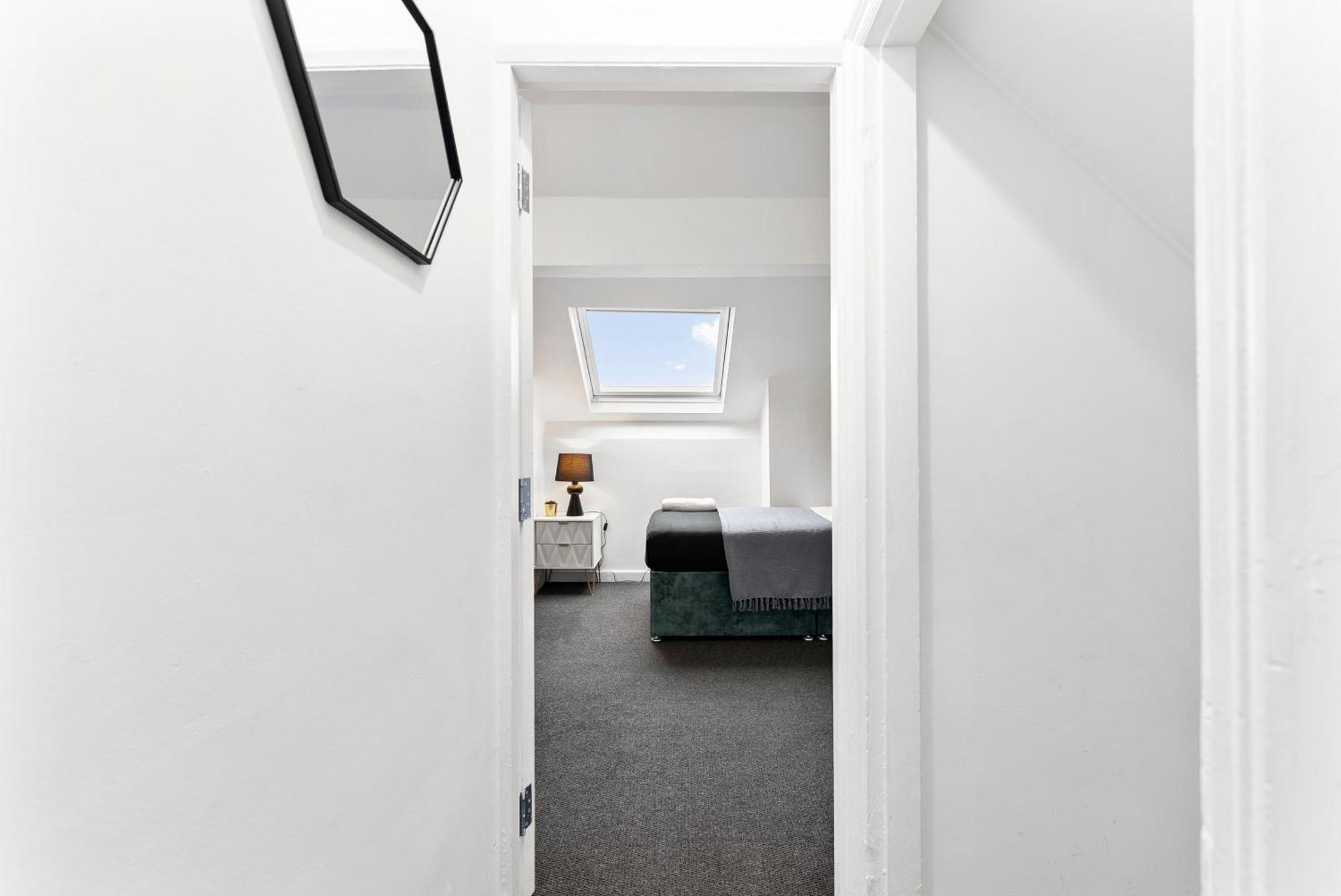 Апартаменты 20 Percent Off! Stylish Sheffield Abode Sleeps 12 Экстерьер фото